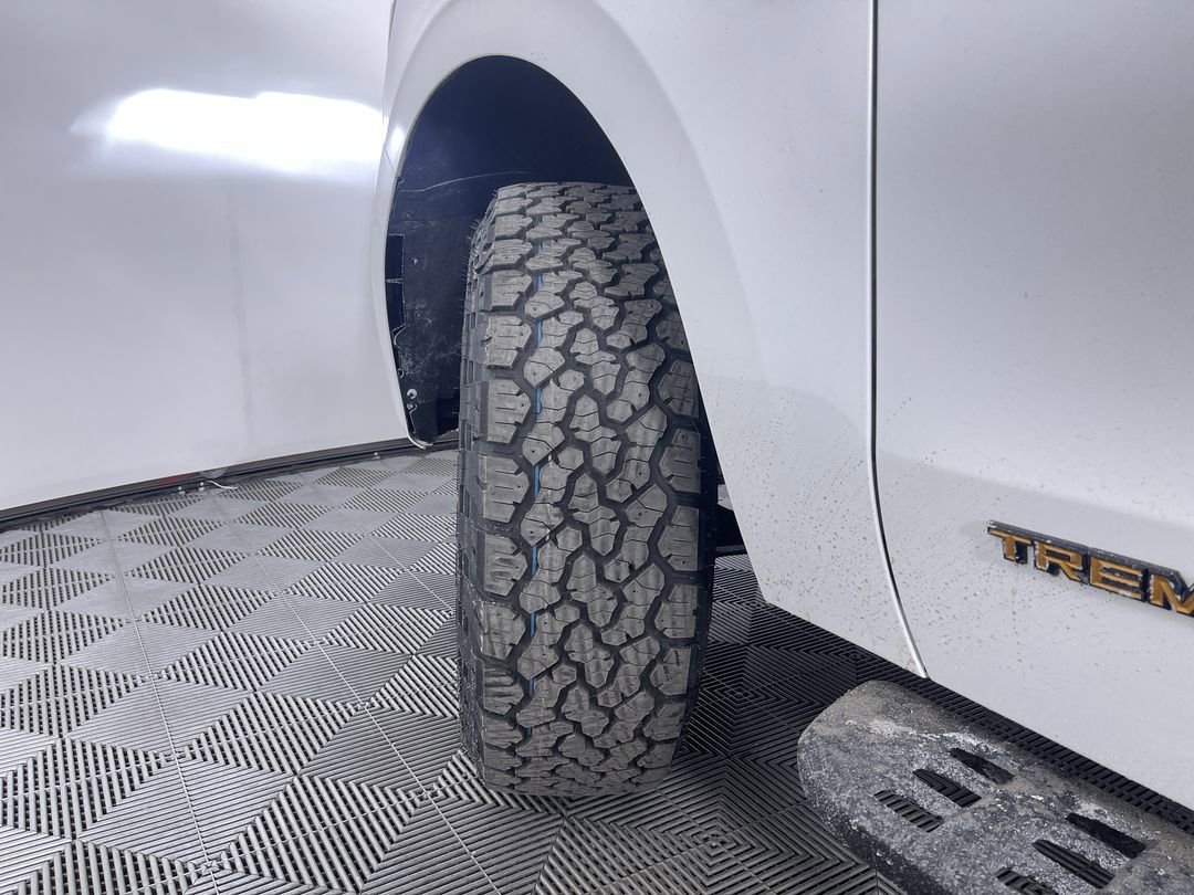 New 2026 Star White Metallic Tri-Coat Ford Tremor image 27