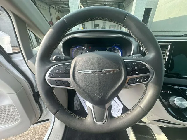 Used 2022 White Chrysler Touring L image 16