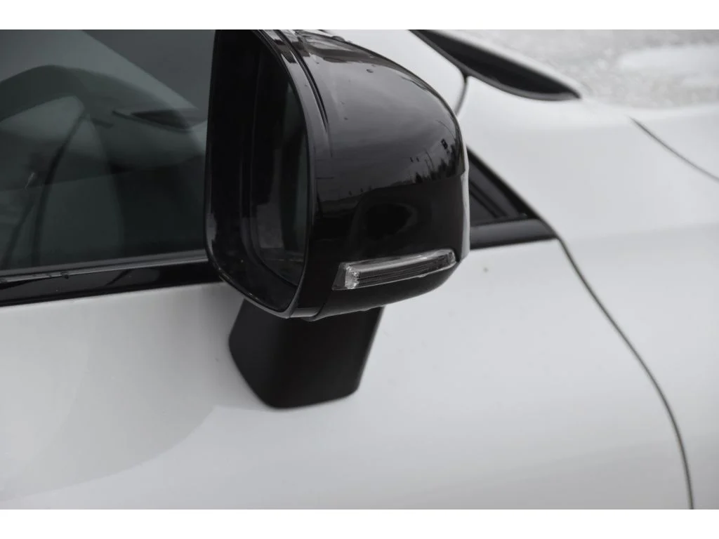 Used 2026 Crystal White Metallic Volvo Plus image 30