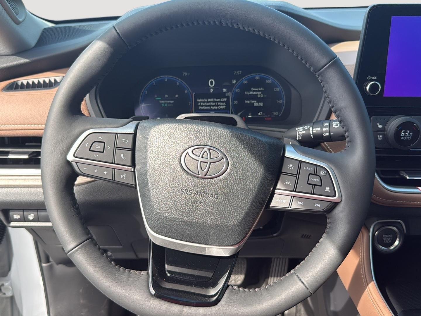 Used 2026 Wind Chill Pearl Toyota Platinum image 11