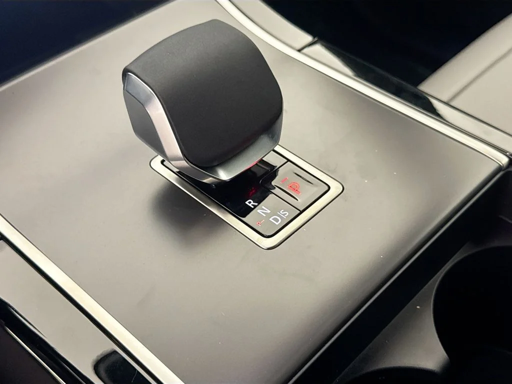 New 2026 Fuji White Land Rover S image 17