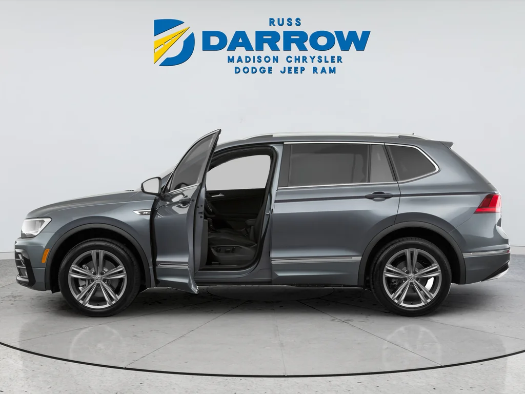 Used 2019  Volkswagen 2.0T SEL R-Line image 2