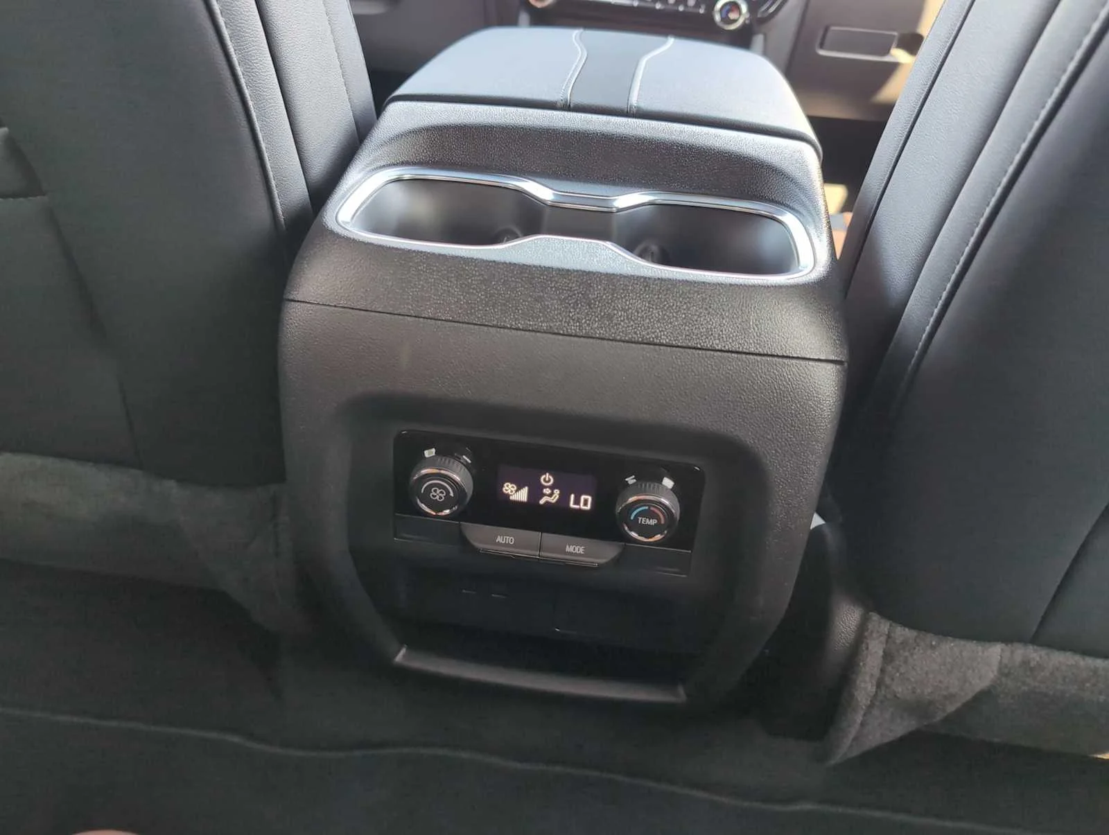 2027 Chevrolet Traverse Z71 - Photo 22