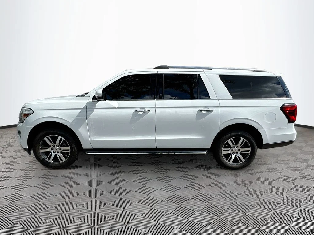 Used 2022 White Ford Limited image 9