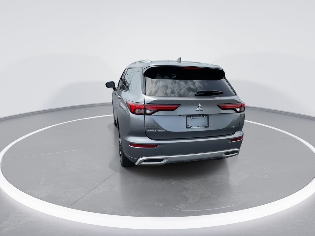 Used 2022 Gray Mitsubishi SEL image 7