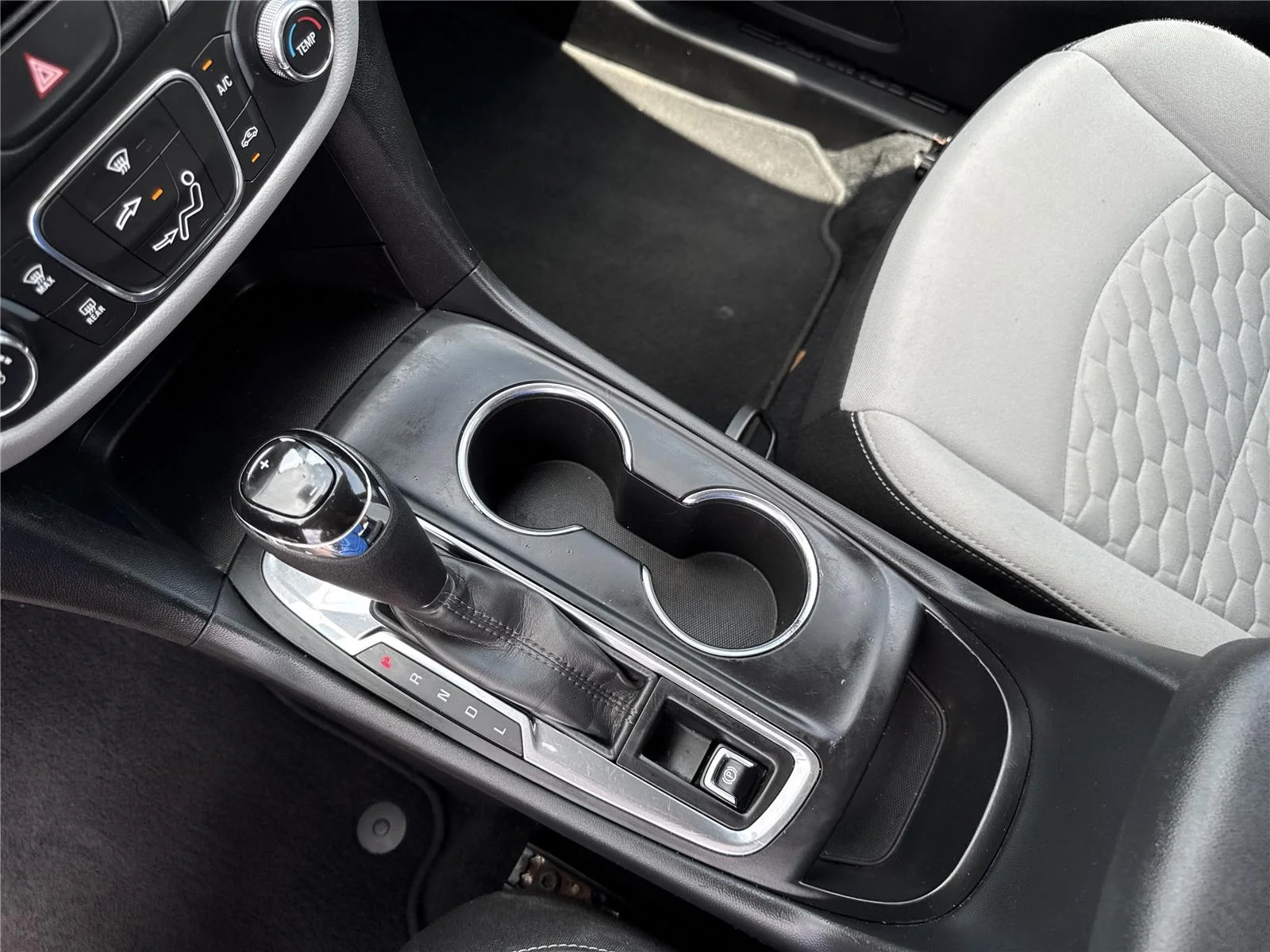 Used 2021 SILVER ICE METALLIC Chevrolet LS image 29