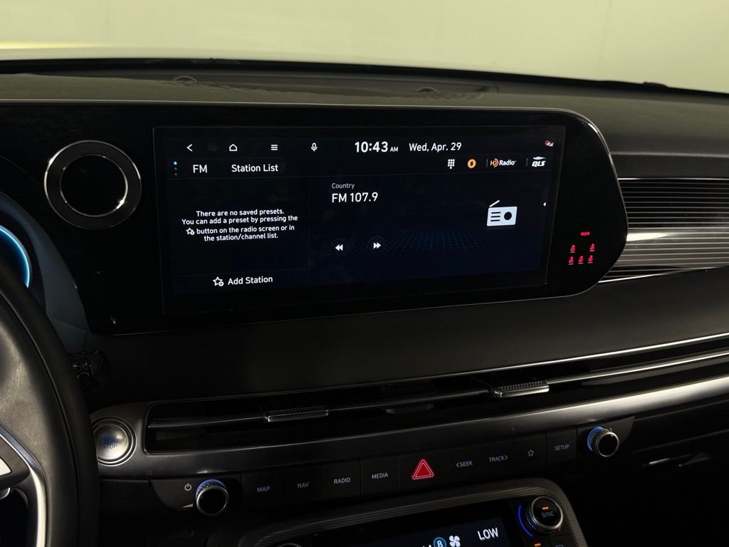 Used 2025 White Hyundai Calligraphy image 20
