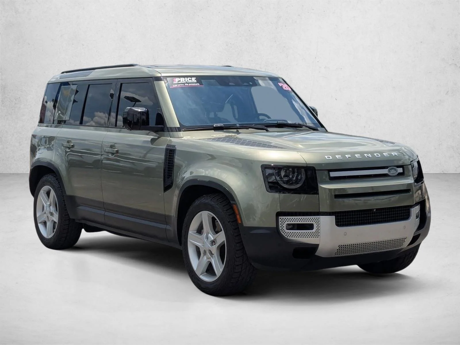 Used 2020 Pangea Green Metallic Land Rover SE image 3