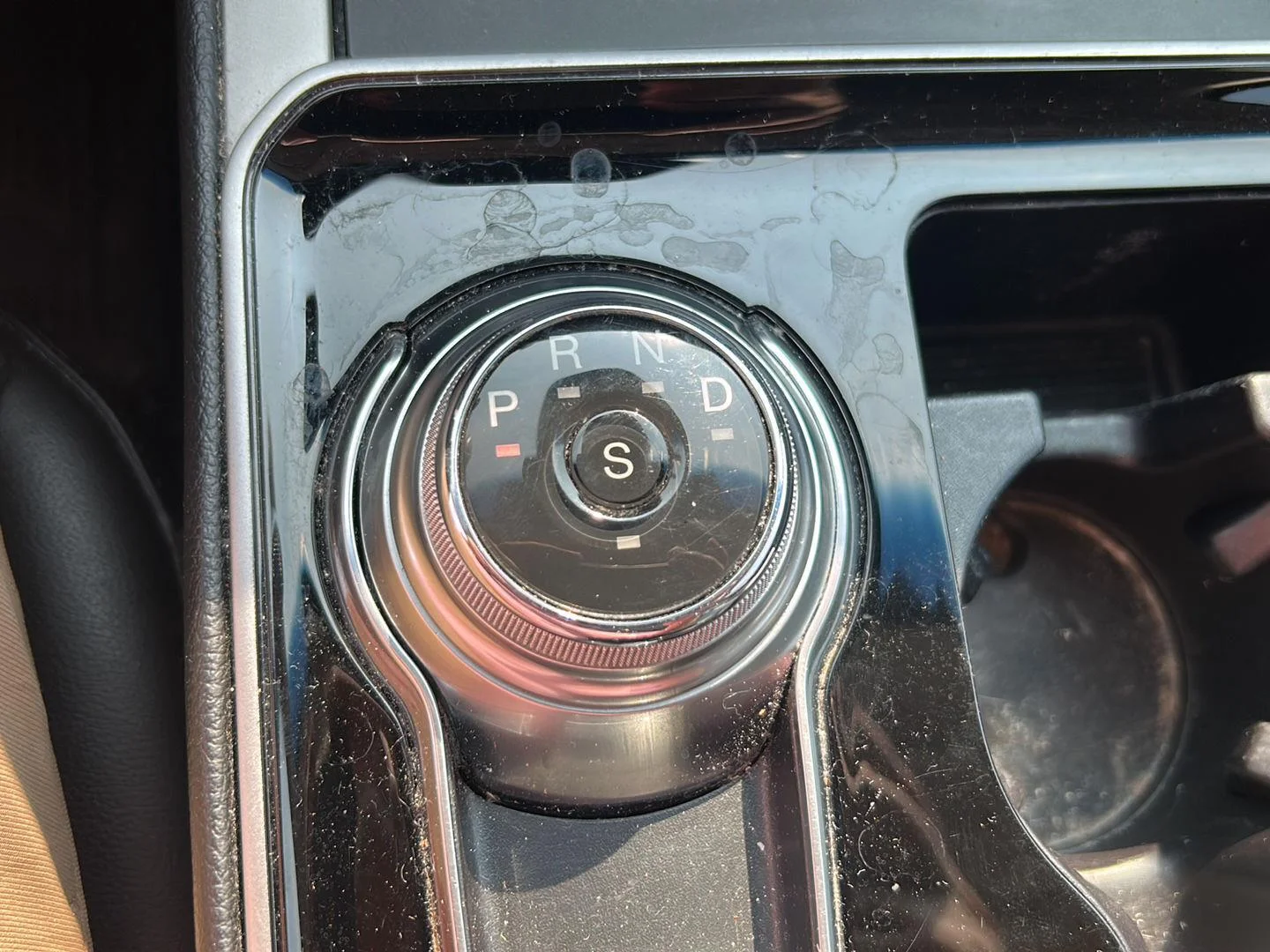 Used 2019 White Platinum Metallic Tri-Coat Ford SEL image 20