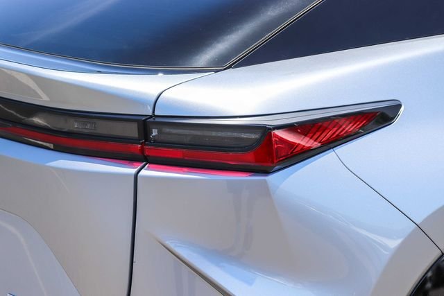 Certified Used 2024 IRIDIUM Lexus 300e Premium image 8