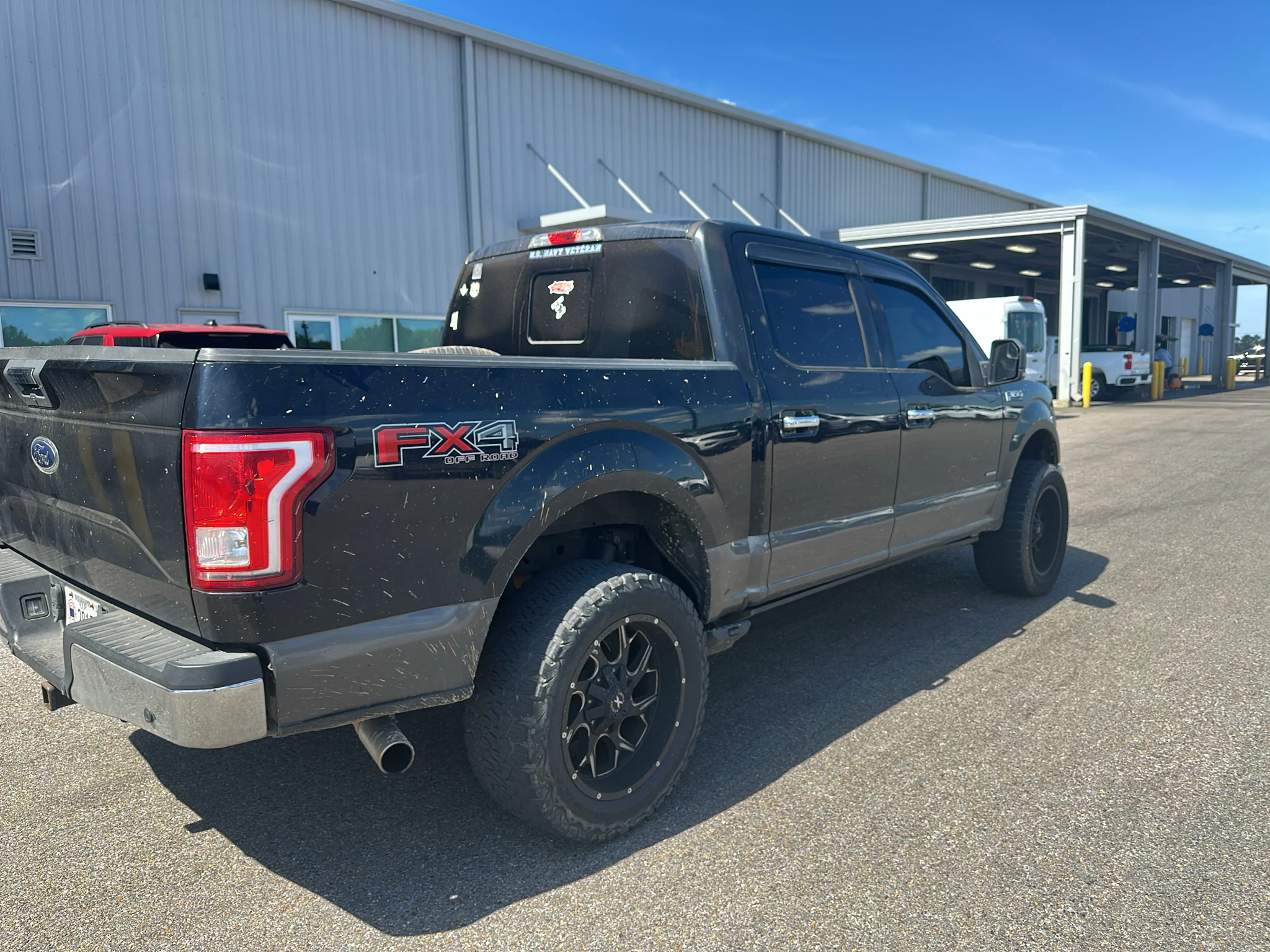 Used 2017 Shadow Black Ford XLT image 3