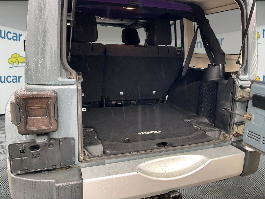Used 2015 Anvil Clear Coat Jeep Unlimited Sahara image 31