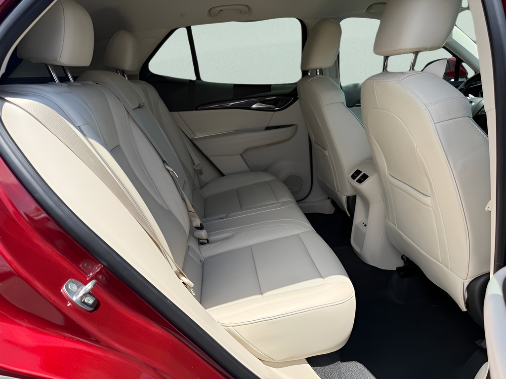 Used 2021 Red Buick Essence image 13