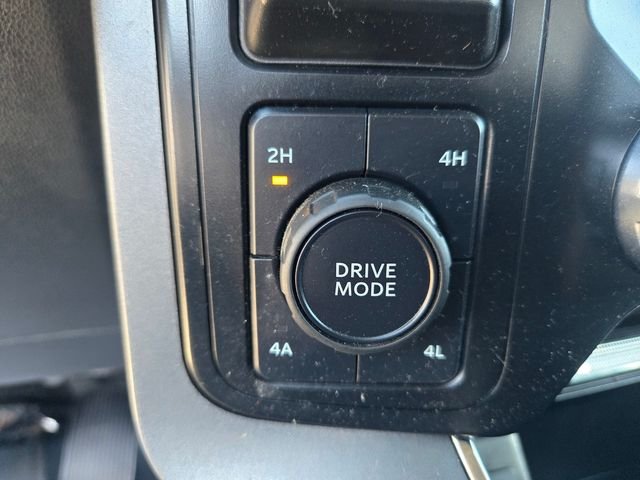 Used 2023 White Ford Lariat image 17