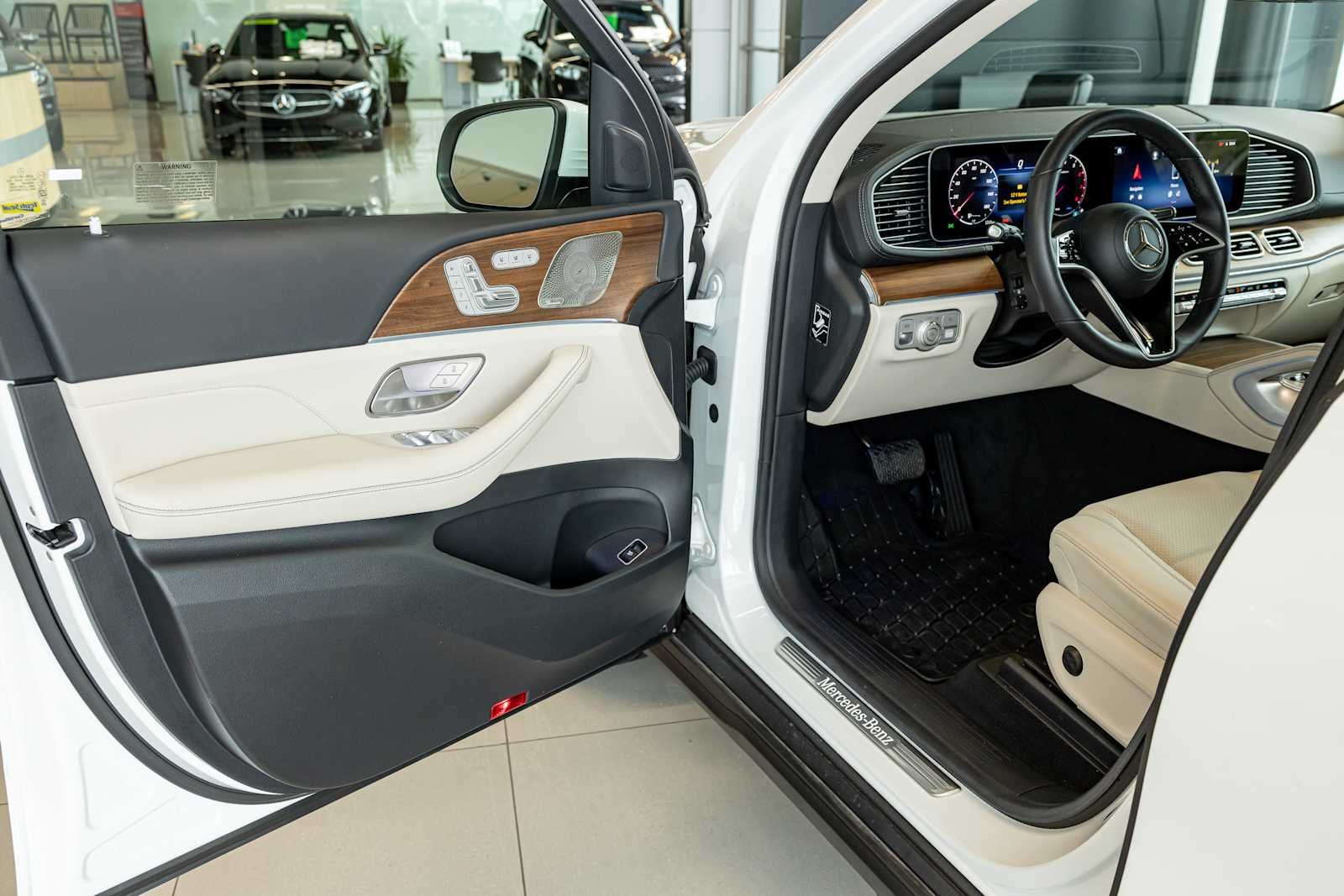 2026 Mercedes-Benz GLS Base - Photo 9