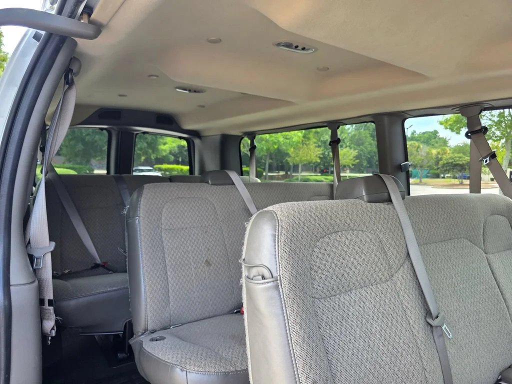 Used 2025 Summit White Chevrolet 1LT image 30