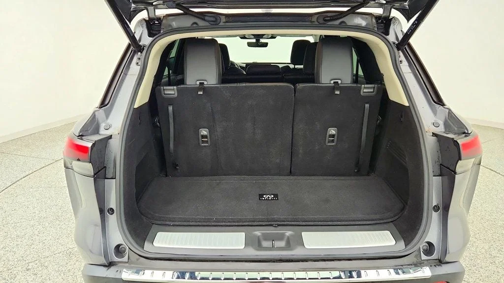 Used 2023 Graphite Shadow INFINITI LUXE FWD image 22