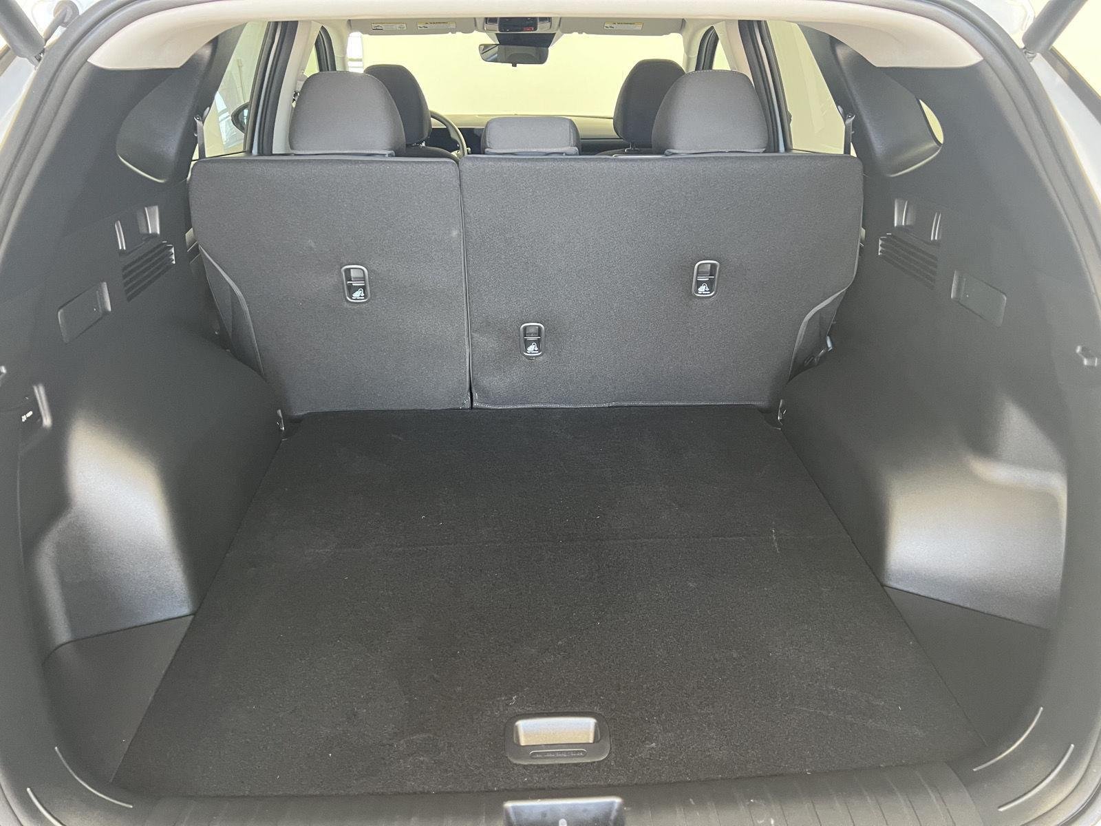 Used 2026 Shimmering Silver Hyundai SEL image 11