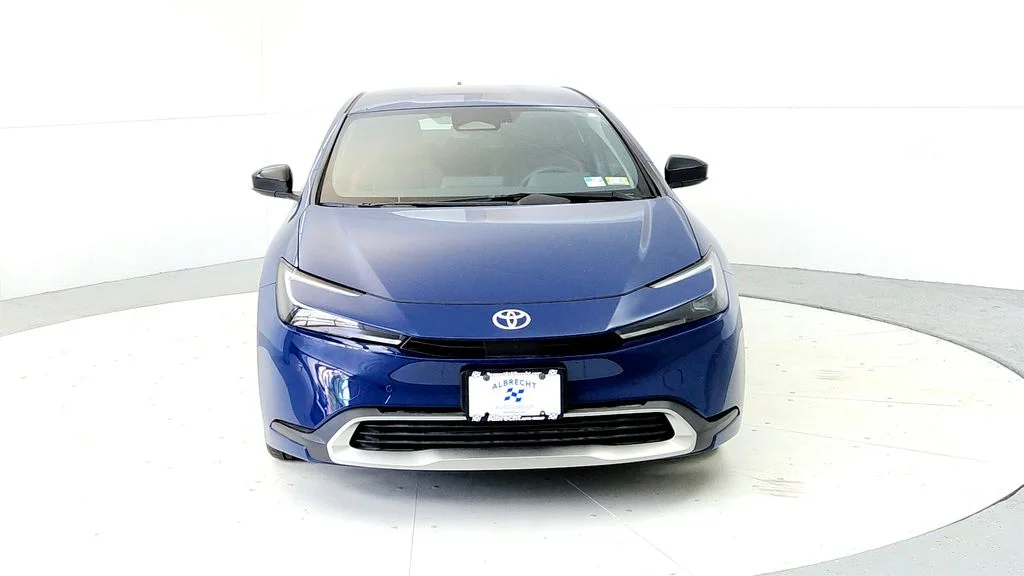 2026 Toyota Prius Plug-in Hybrid SE - Photo 8