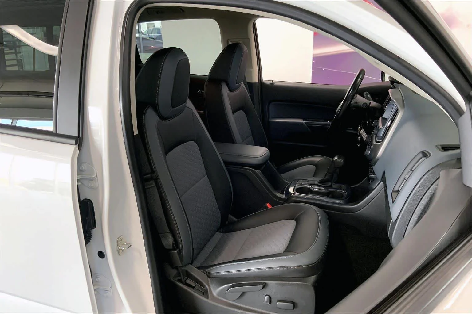 2017 Chevrolet Colorado Z71 - Photo 12