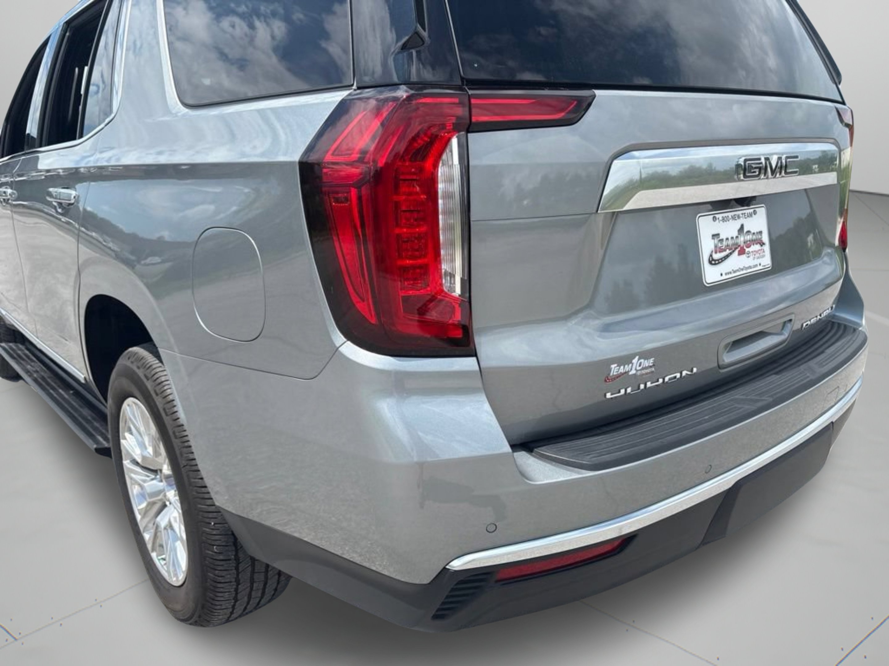 Used 2023 Sterling Metallic GMC Denali image 7