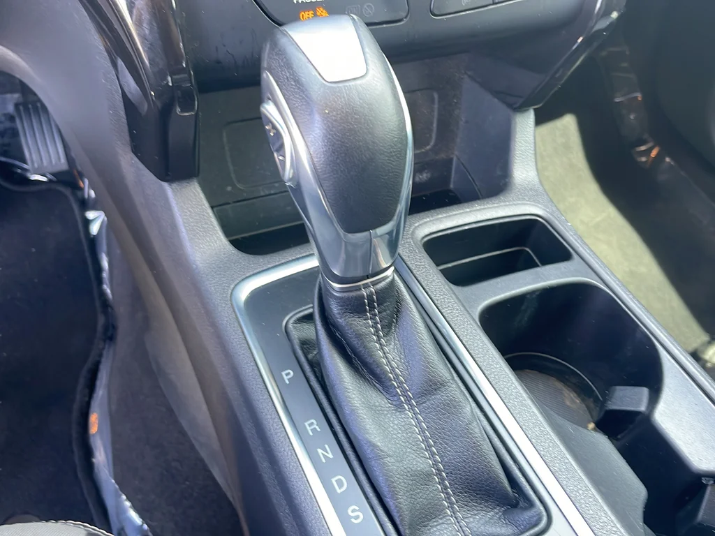 Used 2019 Black Ford SE image 29