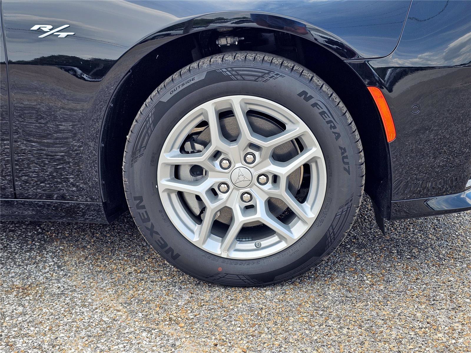 New 2026 Diamond Black Crystal Pearlcoat Dodge R/T image 6