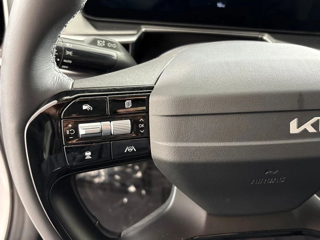 New 2026 White Kia S image 29