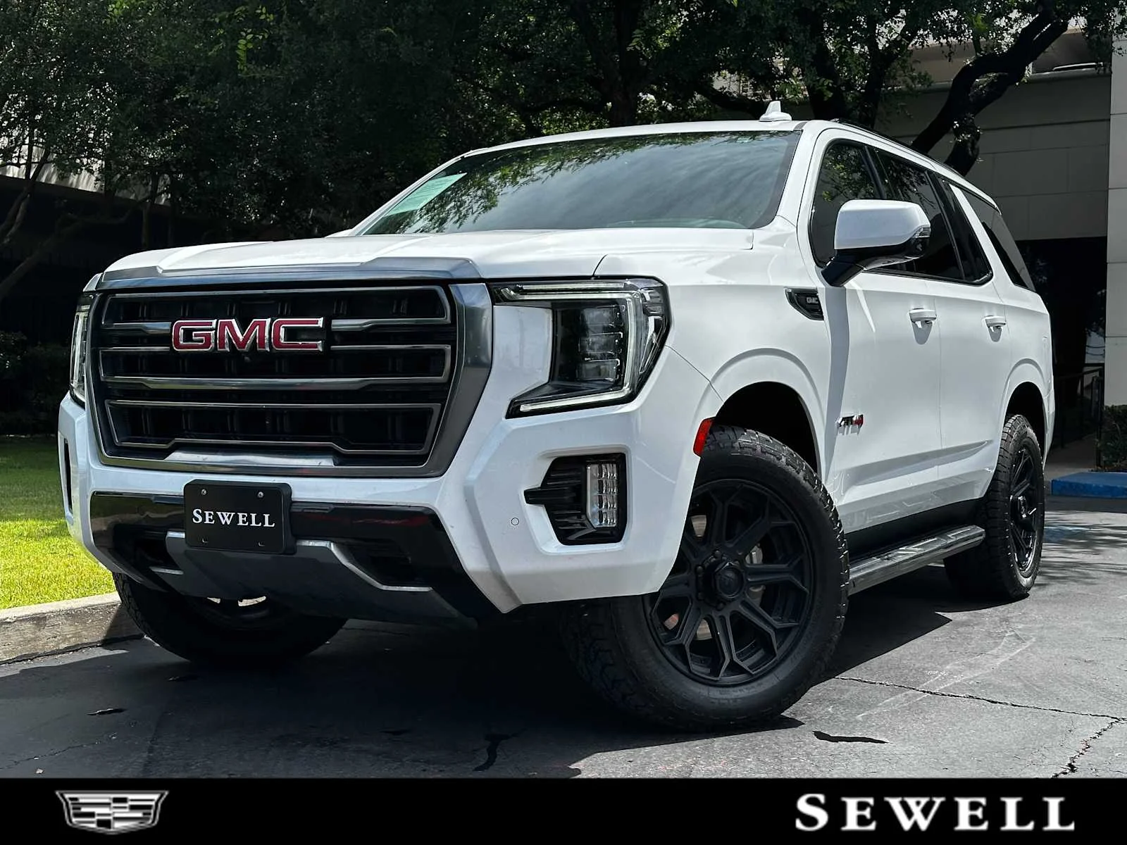 2021 GMC Yukon 4WD AT4's photo