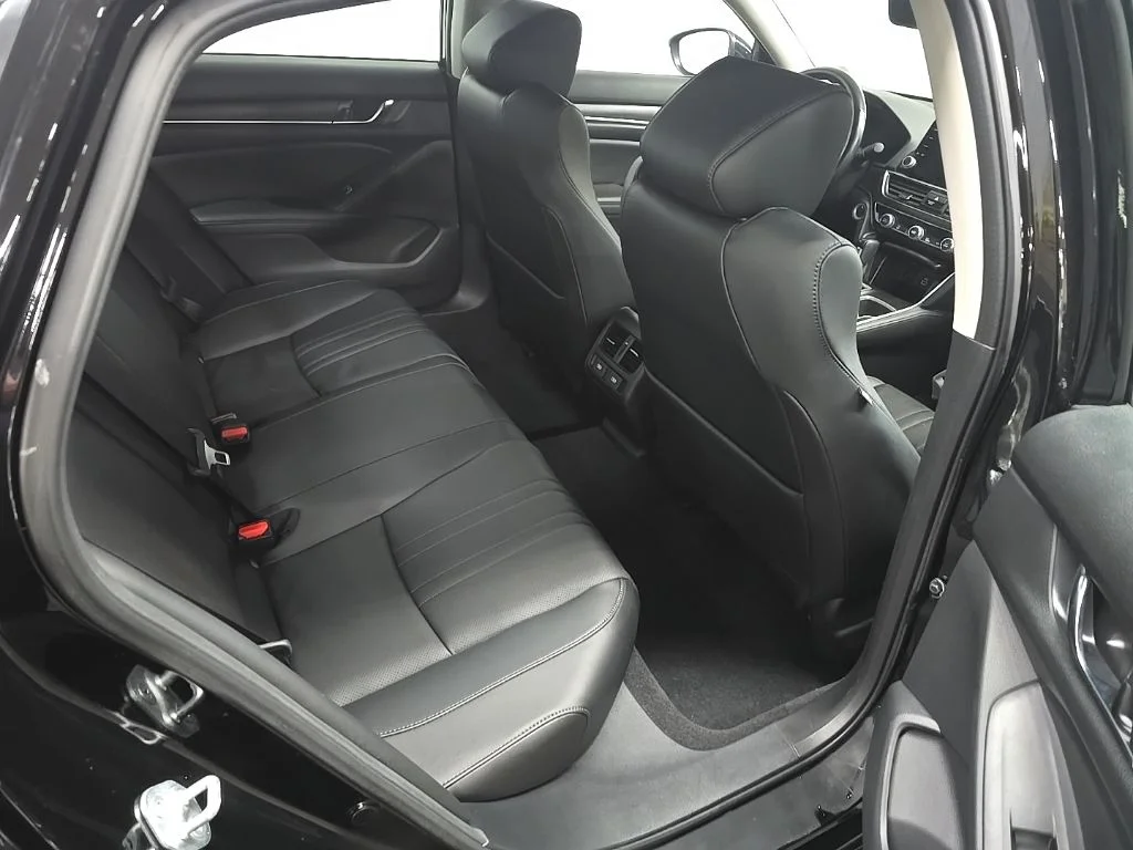 Used 2022 Black Honda EX-L image 18