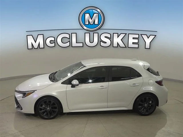 Used 2025 Beige Toyota XSE image 31