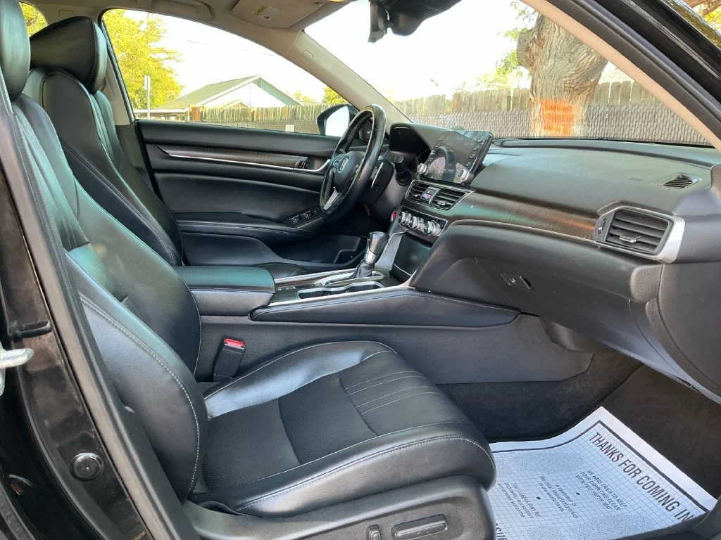 Used 2018 Black Honda Touring image 32