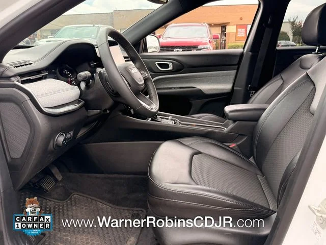 Used 2024 White Jeep Latitude image 5