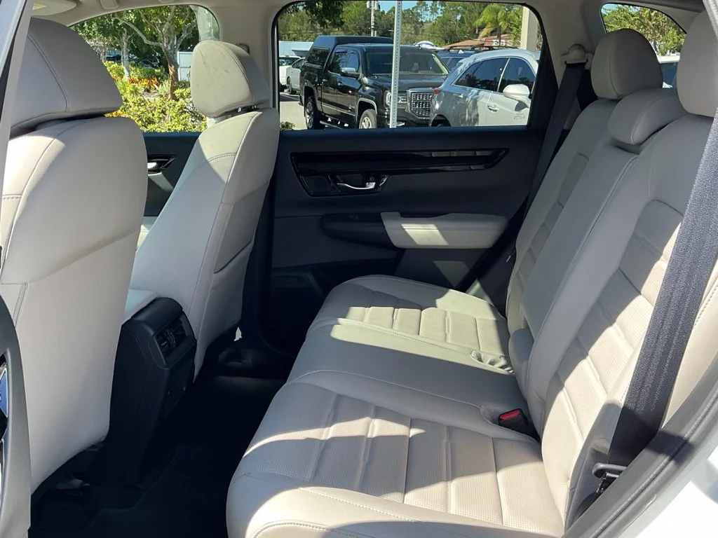 Used 2024  Honda EX-L image 27