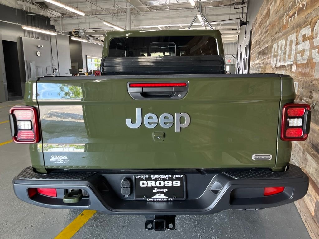 Used 2021 Green Clearcoat Jeep Overland image 27