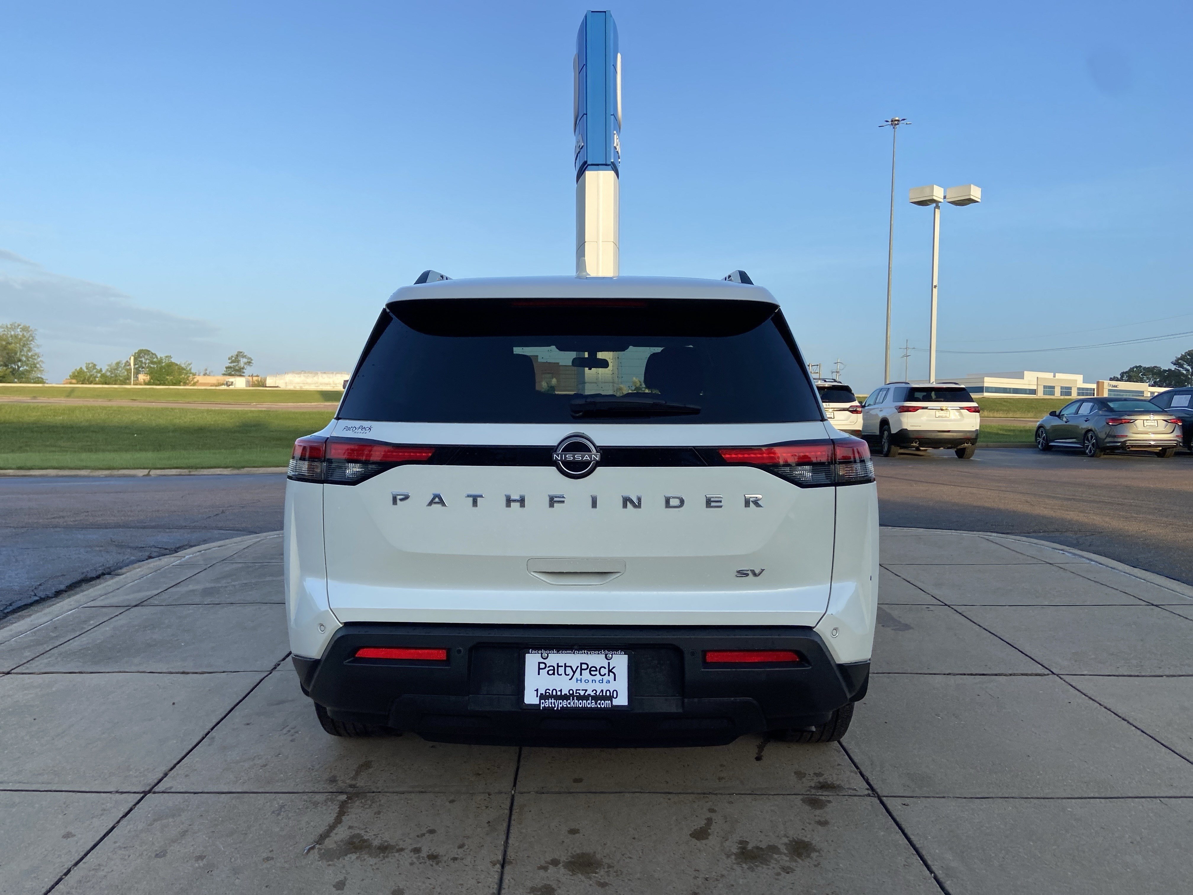 Used 2024 Pearl White Tricoat Nissan SV image 12