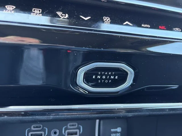 New 2026 White/off-white Jeep Limited image 27