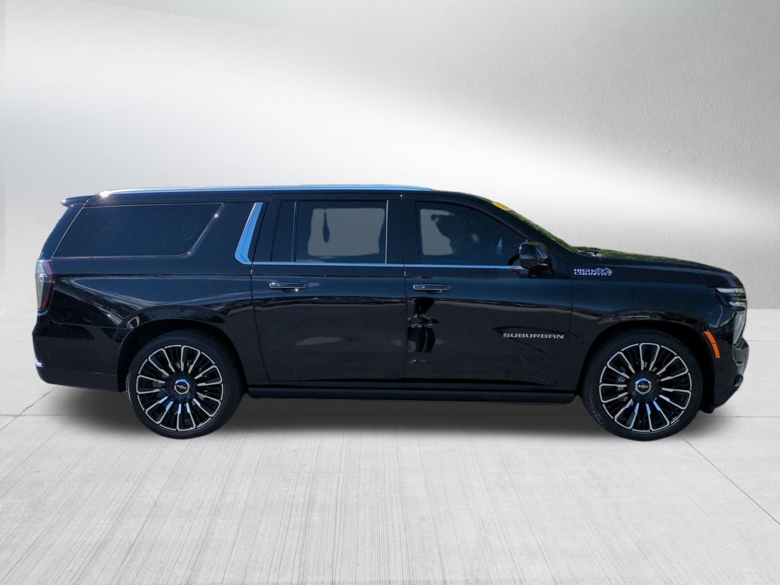 2025 Chevrolet Suburban High Country - Photo 6