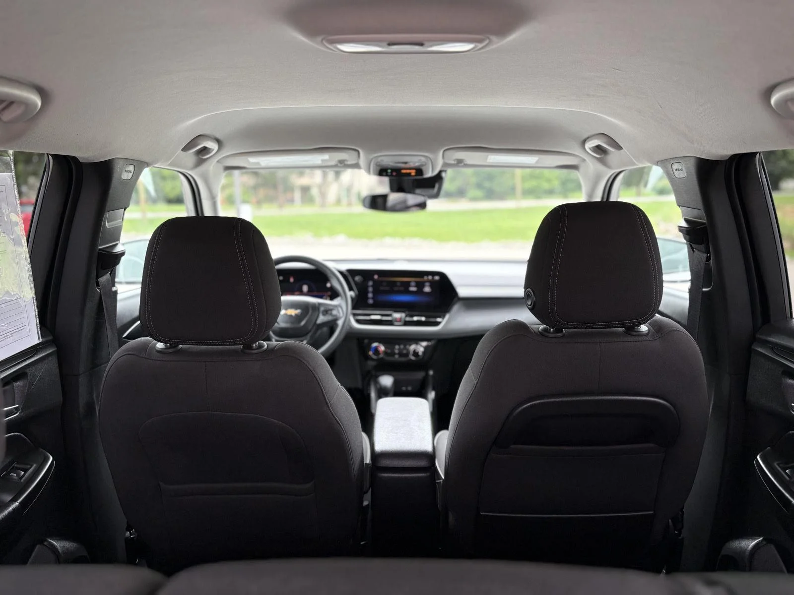 Used 2025 Summit White Chevrolet LT image 13