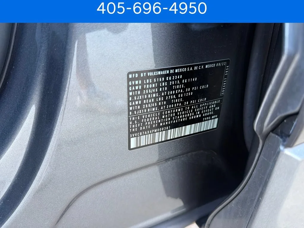 Pre-Owned 2023 Volkswagen Tiguan SE R-Line Black