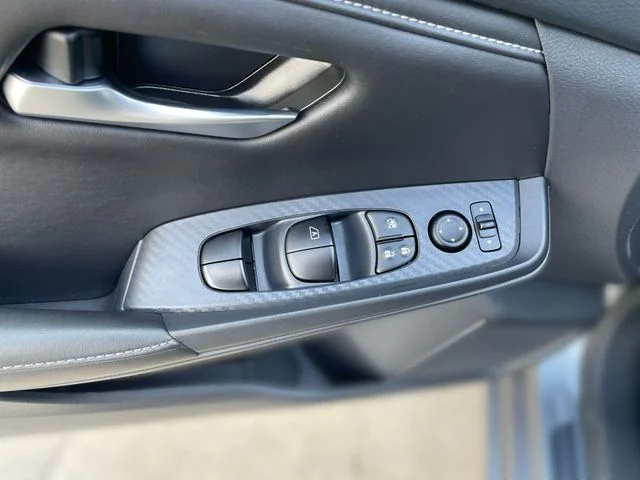 Used 2025 Gray Nissan SV image 15