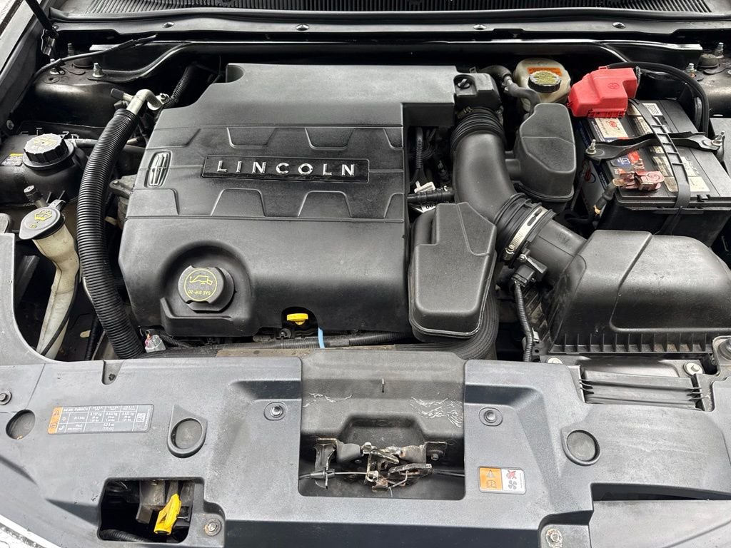 Used 2015 Brown Lincoln Base image 12