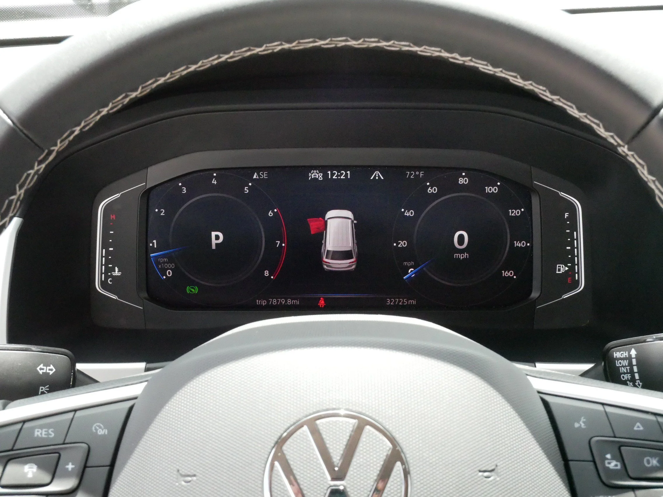 Used 2023 Pure White Volkswagen 3.6L V6 SE w/Technology image 21