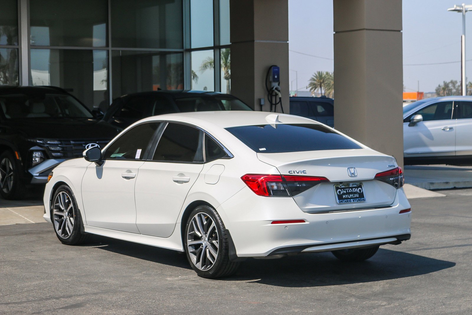 2022 Honda Civic Touring - Photo 6