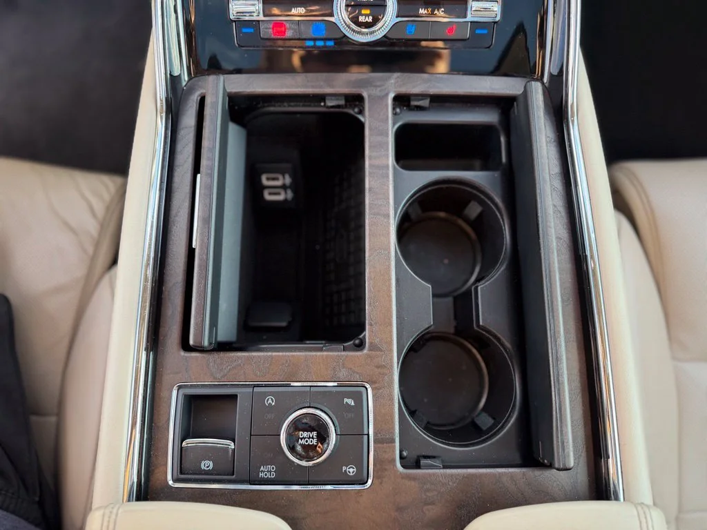 Used 2019 White Lincoln Reserve image 31