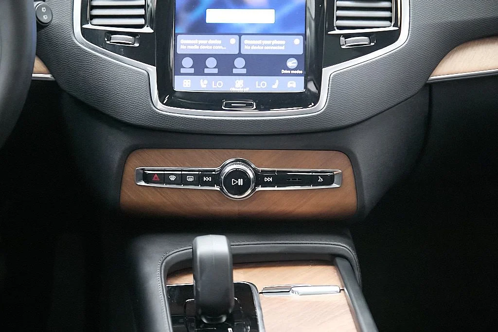 Certified Used 2024 Platinum Grey Volvo Plus image 29