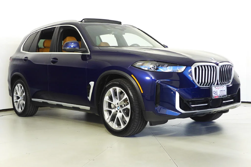 Used 2026 Blue BMW xDrive40i image 4