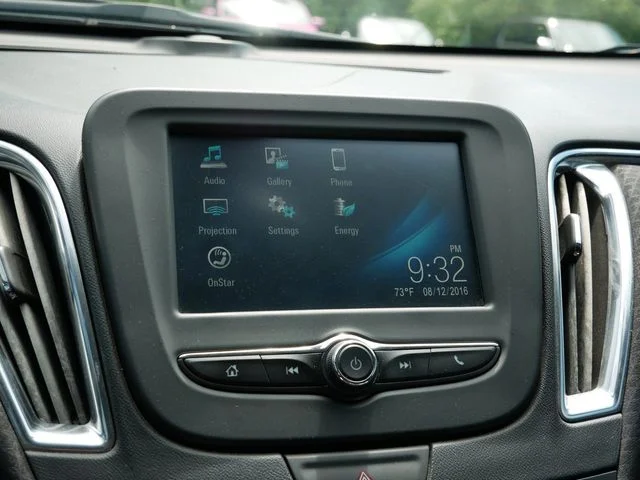 Used 2017 Silver Chevrolet Hybrid image 22