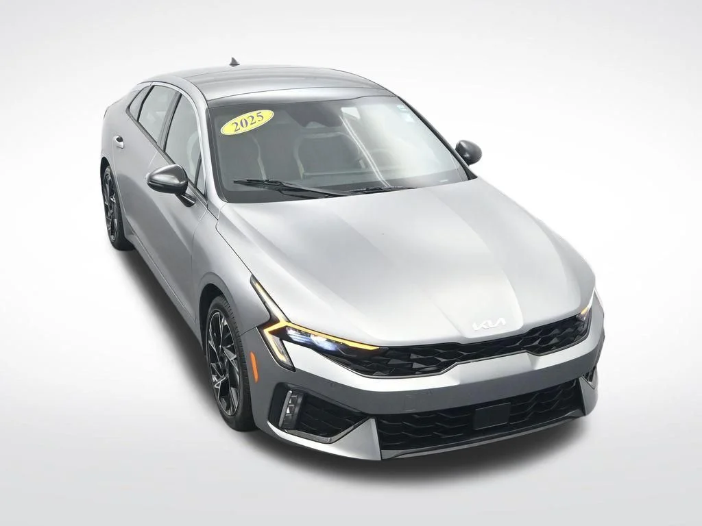 Used 2025 Steel Kia GT-Line image 25