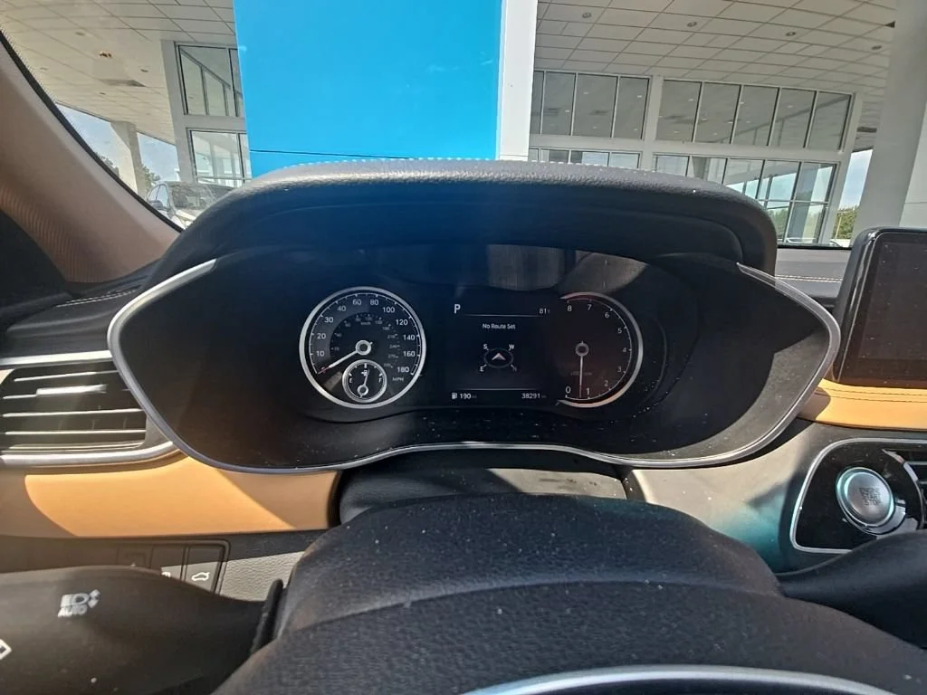 Used 2022 Himalayan Gray Genesis 3.3T image 16